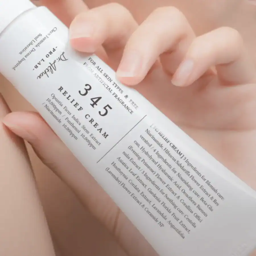 Creme til alle hudtyper - beroligende, fugtgivende og nærende med naturlige ekstrakter. Ideel til sensitiv hud, hjælper med at lindre irriteret hud og forbedrer hudens elasticitet og sundhed.