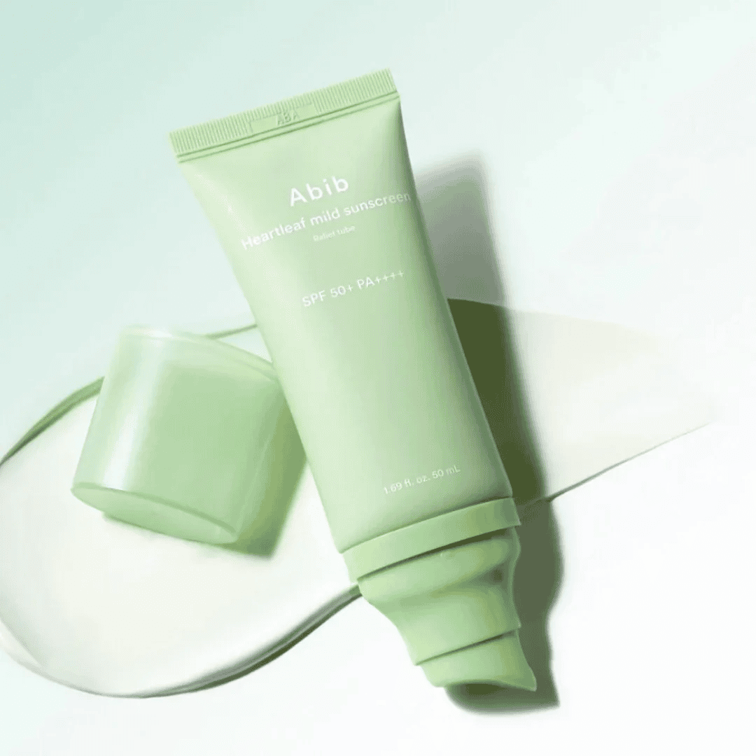 Hydrerende solcreme med SPF 50+ og PA++++ til beskytning af huden mod solens skadelige stråler.