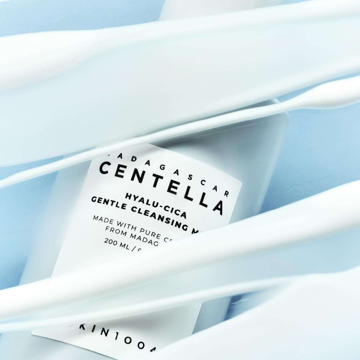 SKIN1004 - Madagascar Centella Hyalu-Cica Gentle Cleansing Milk 200 ml SKIN1004 - Madagascar Centella Hyalu-Cica Gentle Cleansing Milk 200 ml - Image 6