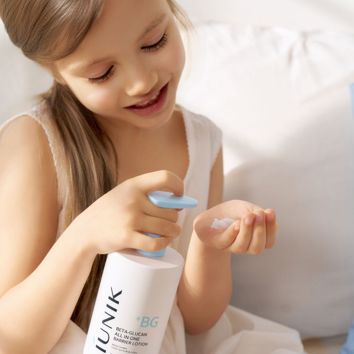 IUNIK - Beta Glucan All In One Barrier Lotion 300 ml IUNIK - Beta Glucan All In One Barrier Lotion 300 ml - Image 2
