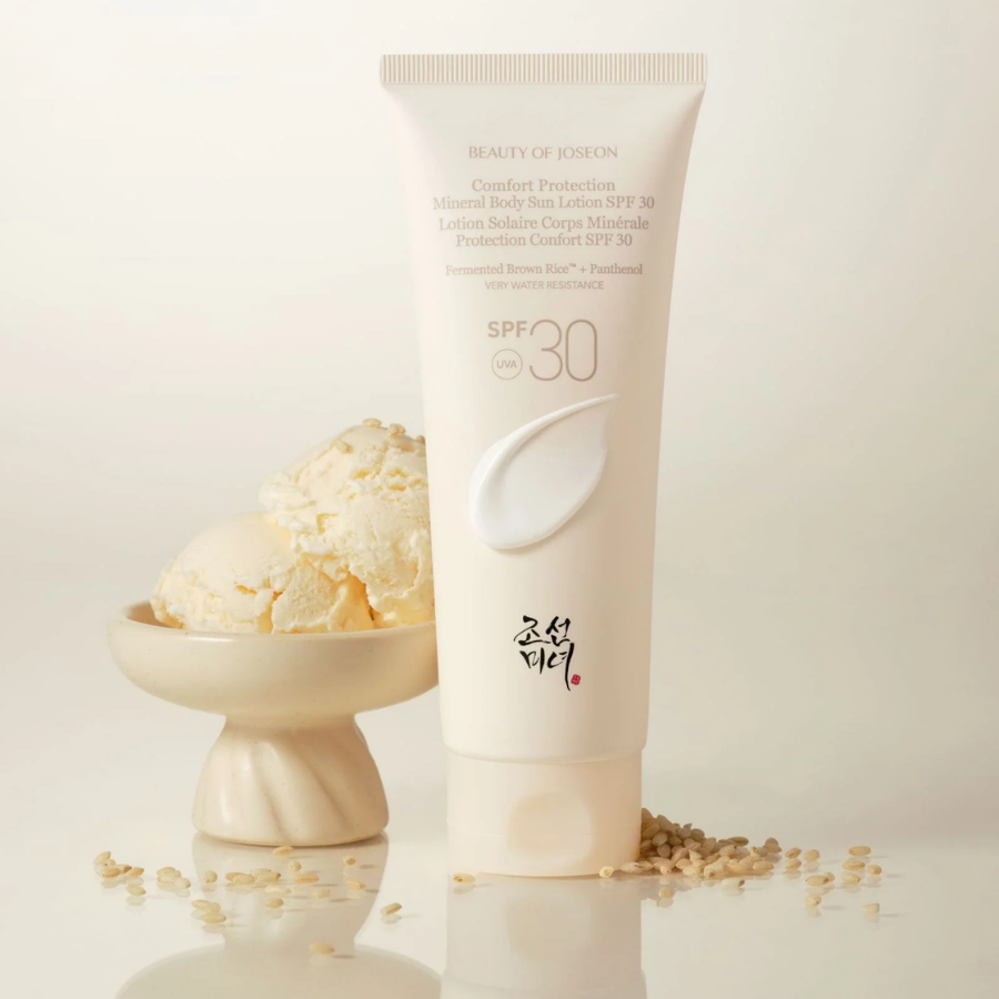 Solcreme med SPF 30 fra MySkin, ideel til beskyttelse af huden mod solens skadelige stråler.